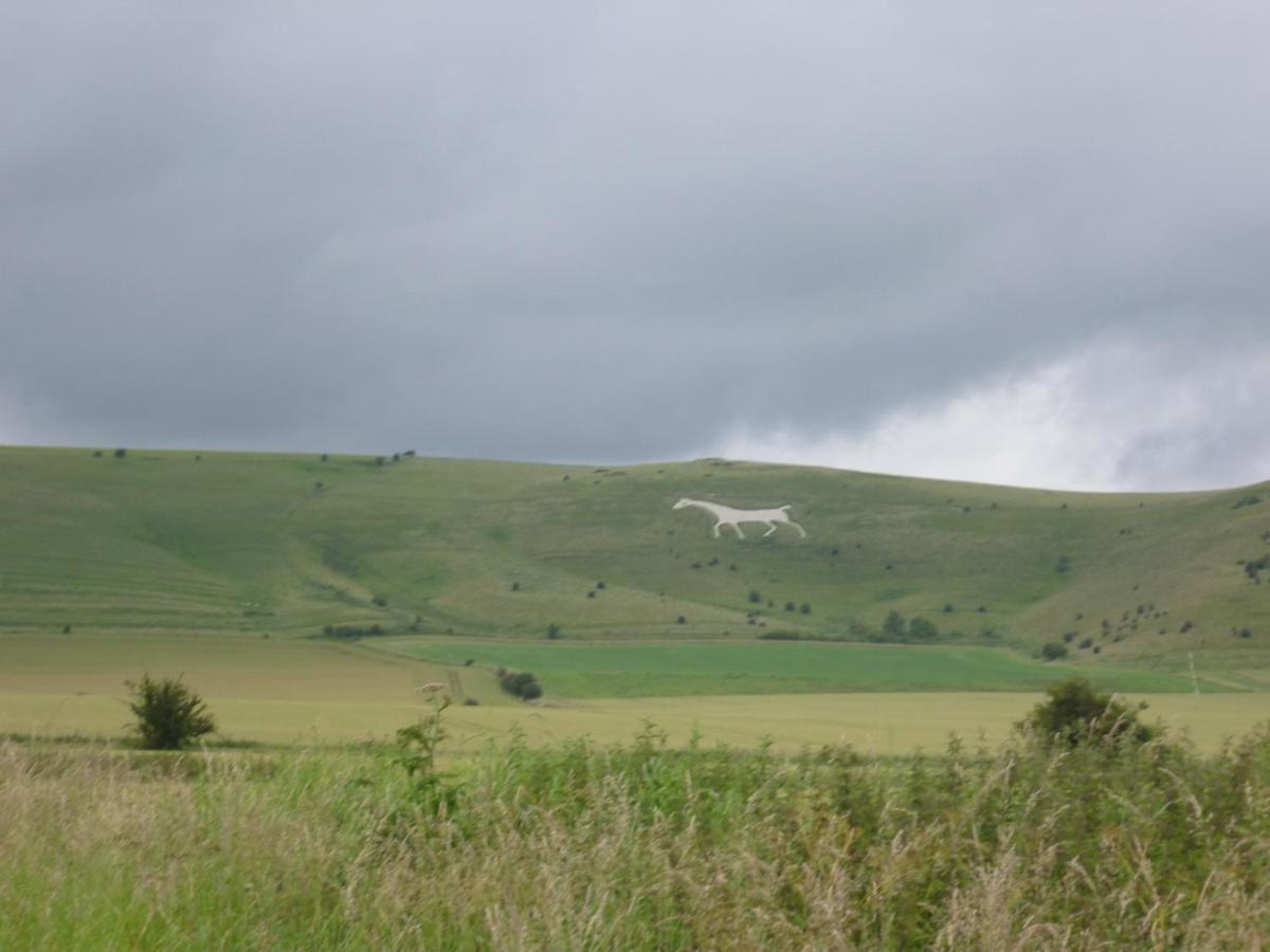 Calne Bed And Breakfast Екстер'єр фото